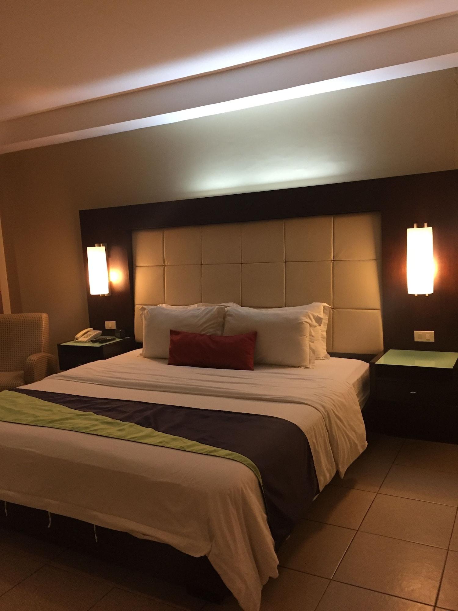 Circle Inn - Iloilo City Center Dış mekan fotoğraf
