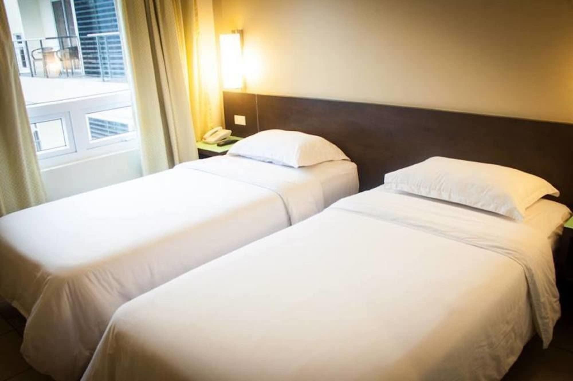 Circle Inn - Iloilo City Center Dış mekan fotoğraf
