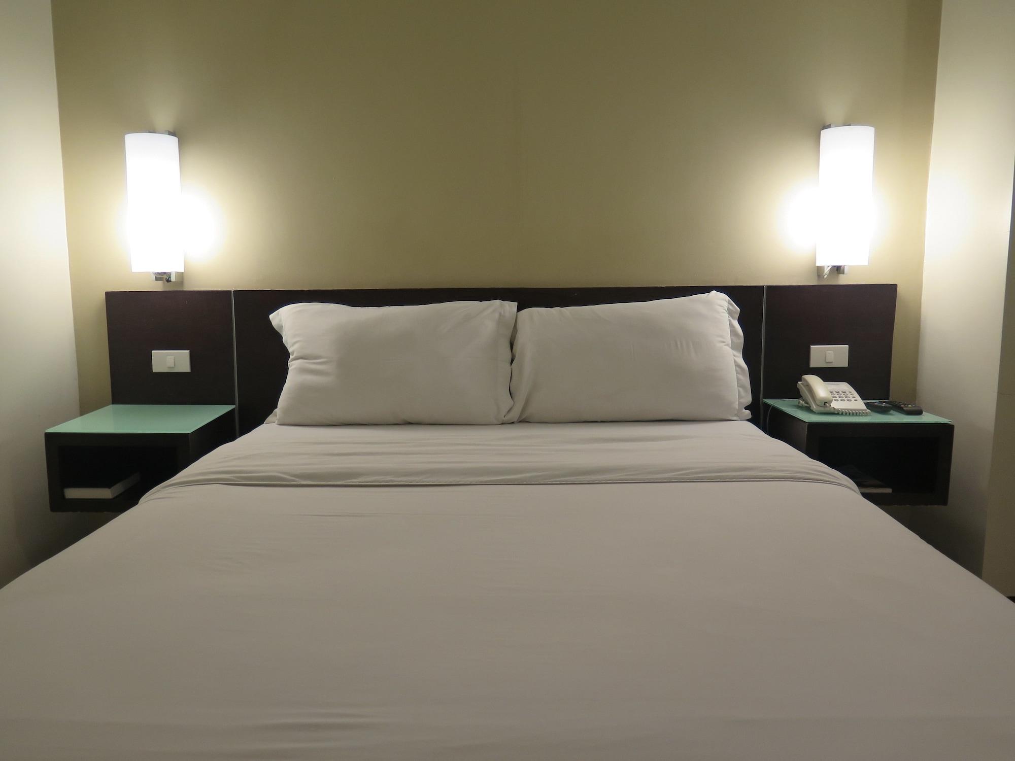Circle Inn - Iloilo City Center Dış mekan fotoğraf