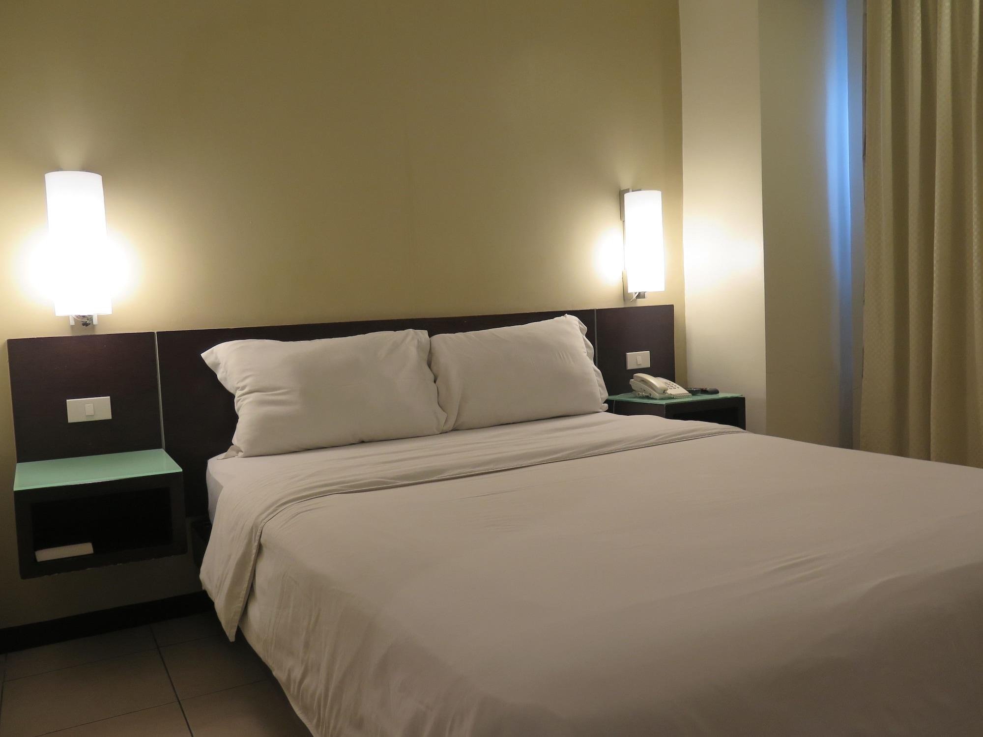 Circle Inn - Iloilo City Center Dış mekan fotoğraf