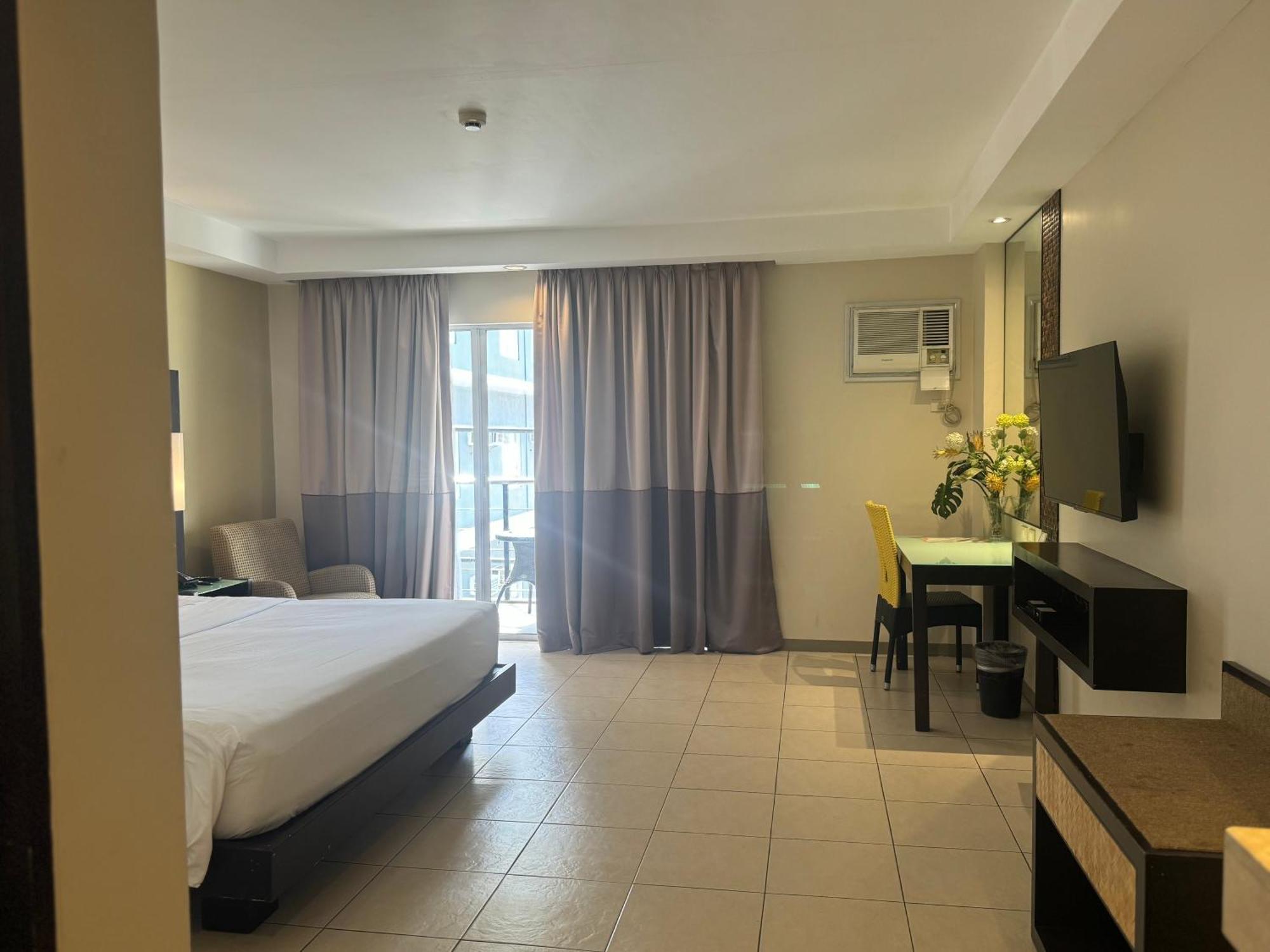 Circle Inn - Iloilo City Center Dış mekan fotoğraf