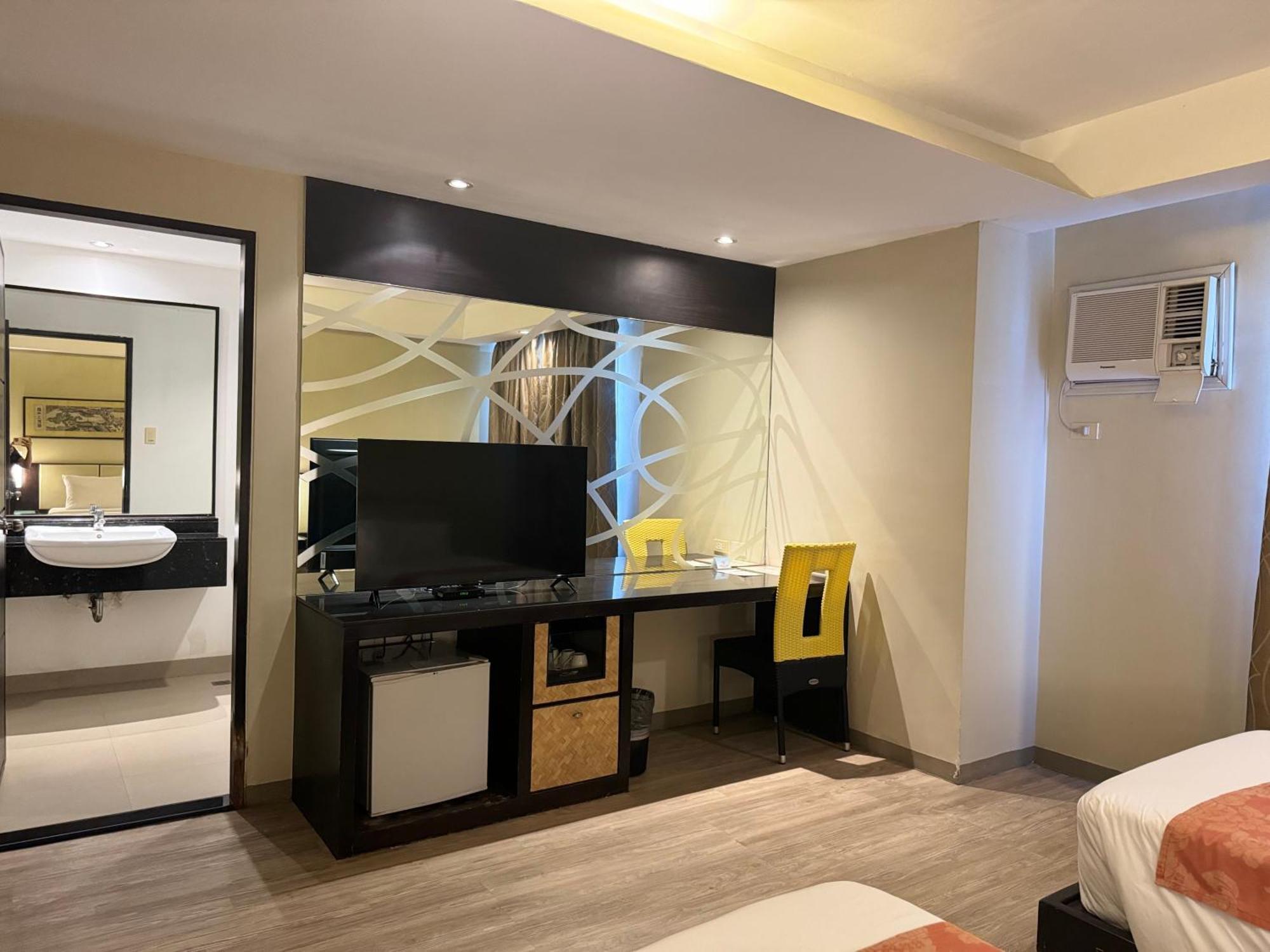 Circle Inn - Iloilo City Center Dış mekan fotoğraf
