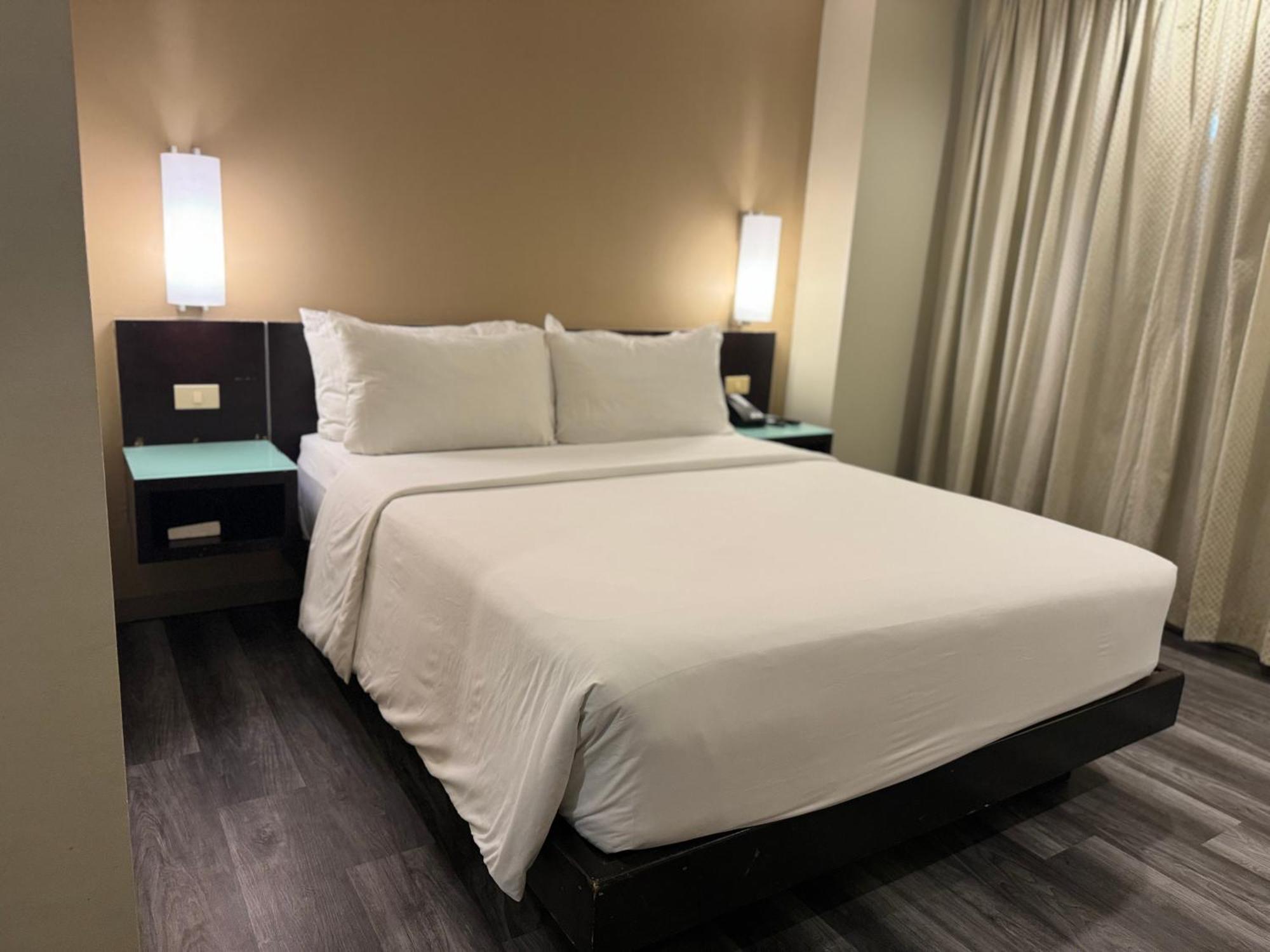 Circle Inn - Iloilo City Center Dış mekan fotoğraf