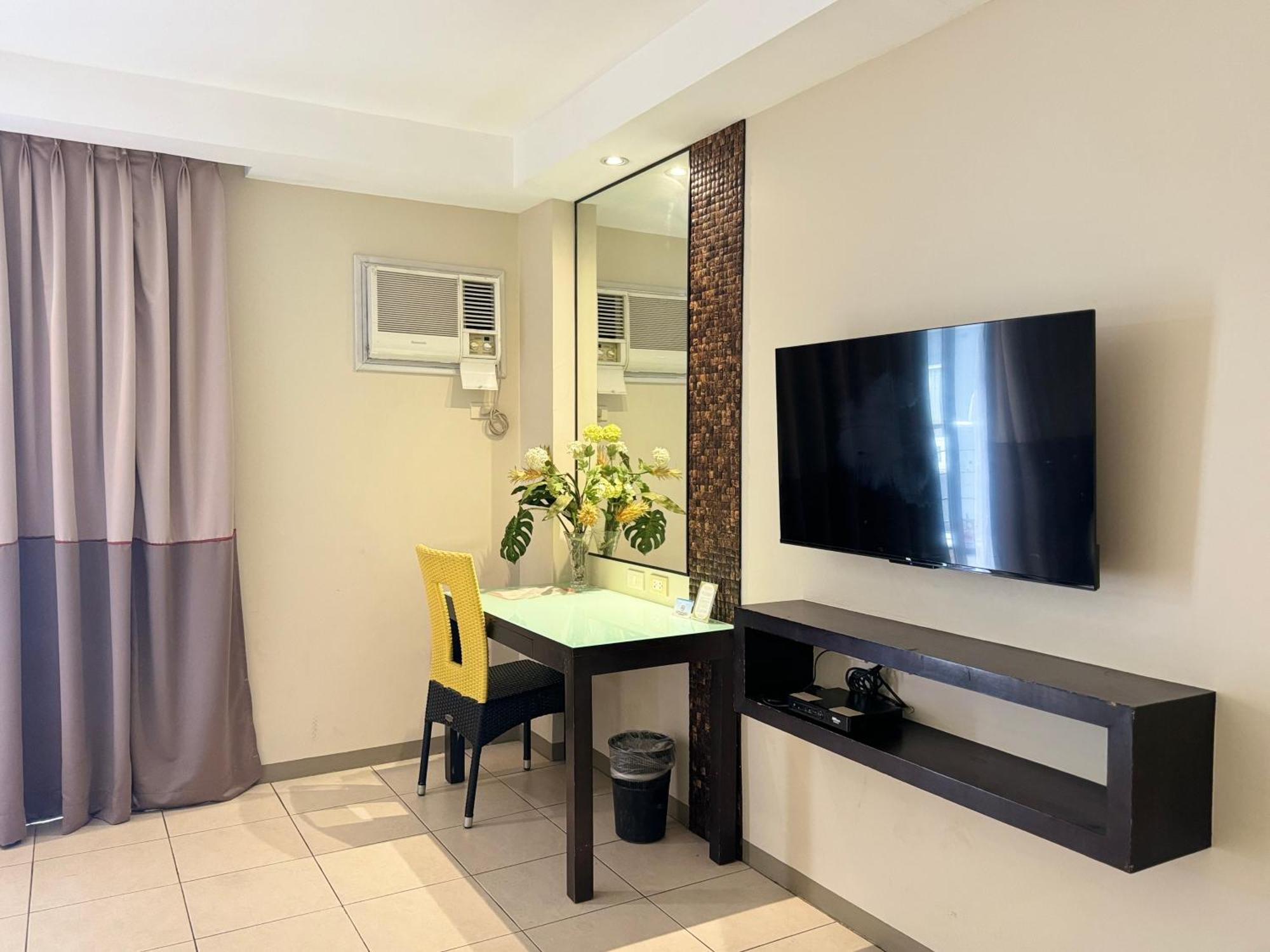 Circle Inn - Iloilo City Center Dış mekan fotoğraf