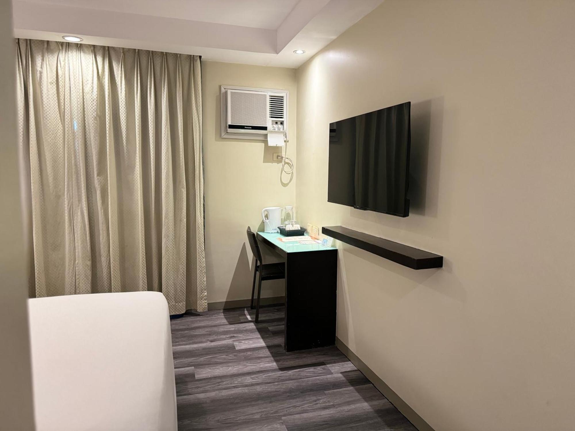 Circle Inn - Iloilo City Center Dış mekan fotoğraf