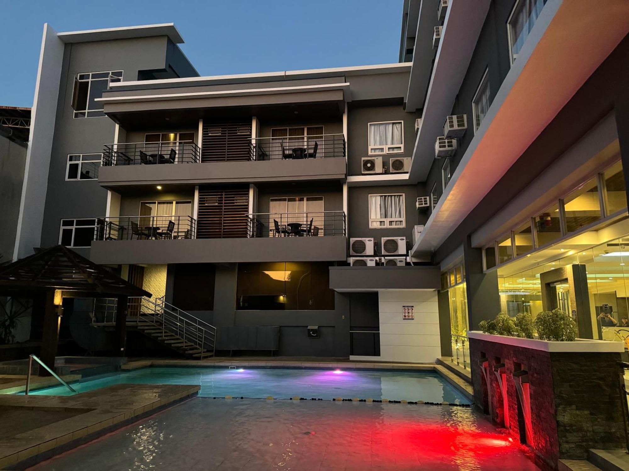 Circle Inn - Iloilo City Center Dış mekan fotoğraf