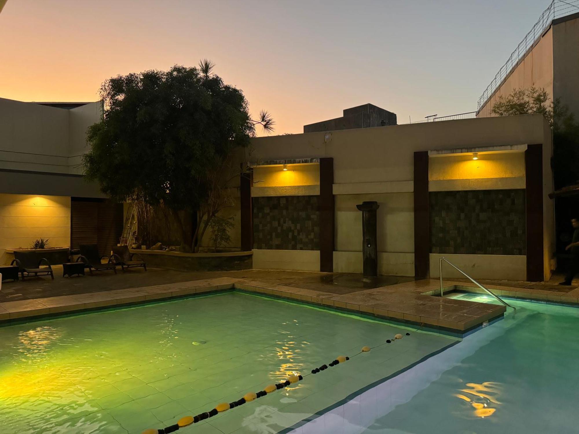 Circle Inn - Iloilo City Center Dış mekan fotoğraf